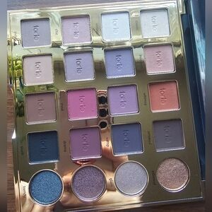Brand New Tarte Tarteist Pro Amazonian Clay Eyeshadow Palette - With Usage Card